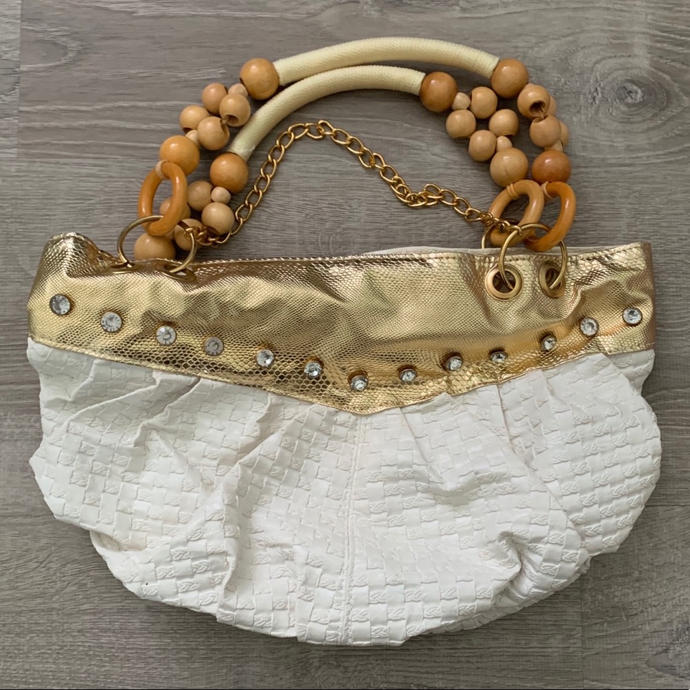 Cute little purse, vintage style 😛
